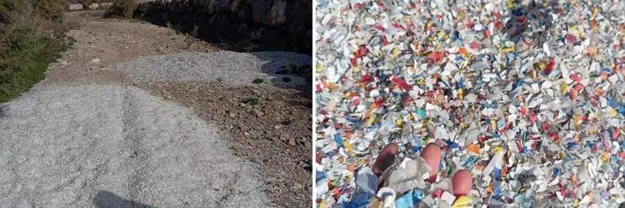 Denuncian un vertido ilegal de residuos plásticos triturados en una rambla de Almería