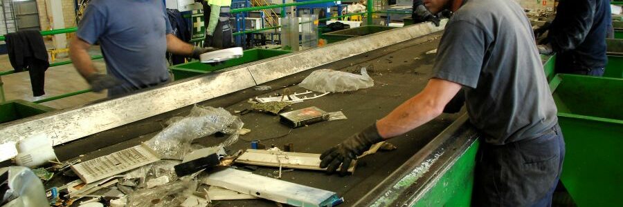 El reciclaje de residuos electrónicos genera 1.400 millones y 8.600 empleos directos