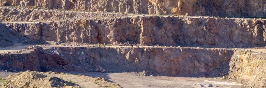 La Universidad de Alicante desarrolla un método sostenible para extraer tierras raras, uranio y torio