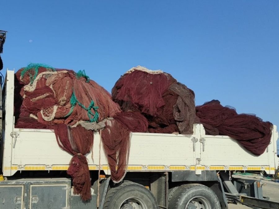 Recogida de redes de pesca
