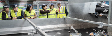 Bizkaia da un salto en reciclaje con una planta capaz de clasificar diez tipos de envases