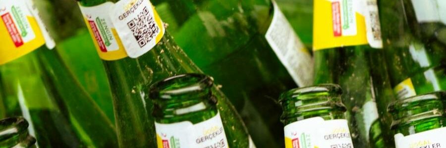 La industria británica de bebidas pide a Gales que acelere el SDDR y alerta del impacto de incluir el vidrio