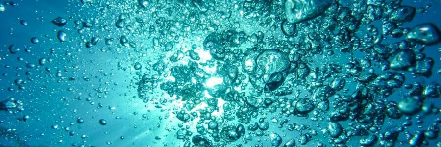 Desarrollan un método para filtrar nanoplásticos del agua
