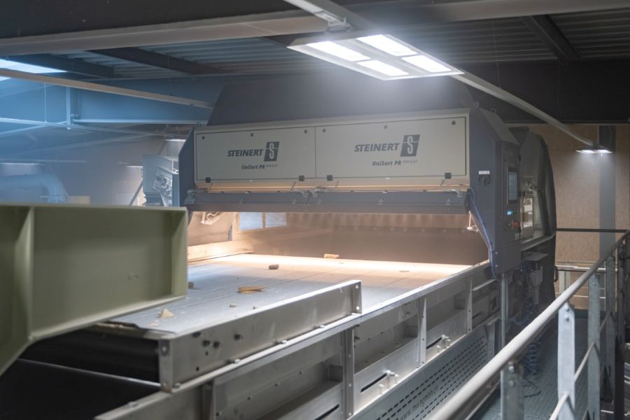 Clasificación basada en sensores para el reciclaje de residuos de construcción