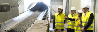 Petronor pone en marcha una planta que transforma residuos y CO₂ en materiales de construcción