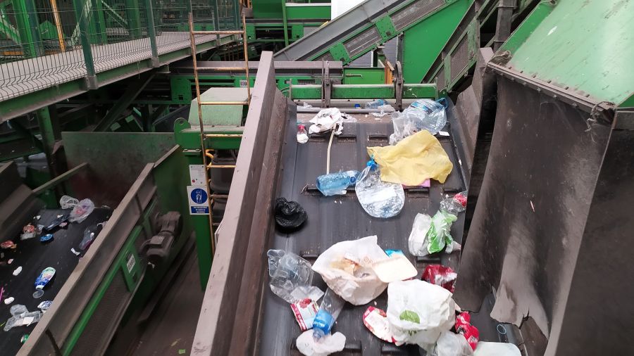 Acuerdo para modernizar las plantas de selección de envases de Cataluña