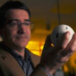 Un sensor del tamaño de una pelota de béisbol permite detectar a distancia amenazas químicas en el aire