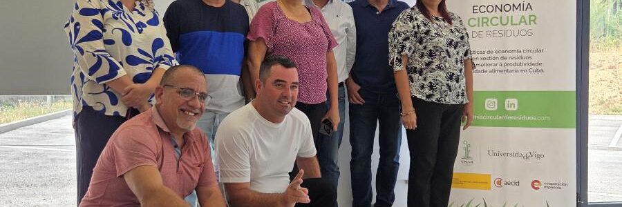 Una delegación de la Universidad Agraria de la Habana visita la planta de compostaje de Sogama en Vilanova de Arousa