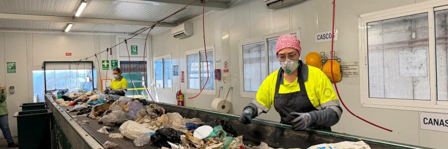 Andalucía digitaliza la gestión de residuos y supera los 3,7 millones de operaciones en SIRA