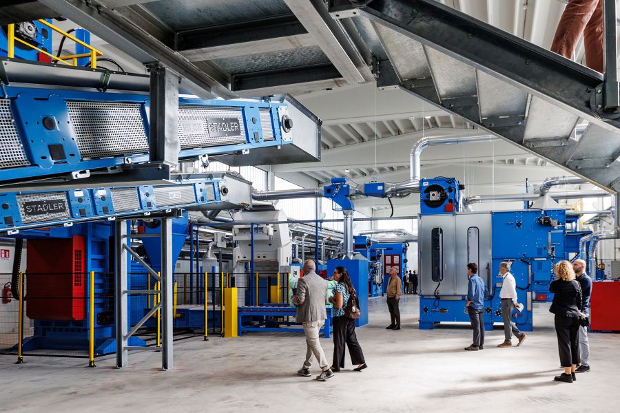 Nueva planta de STADLER para la clasificación de residuos textiles en Italia