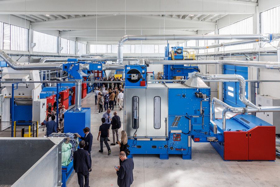 Nueva planta de STADLER para la clasificación de residuos textiles en Italia