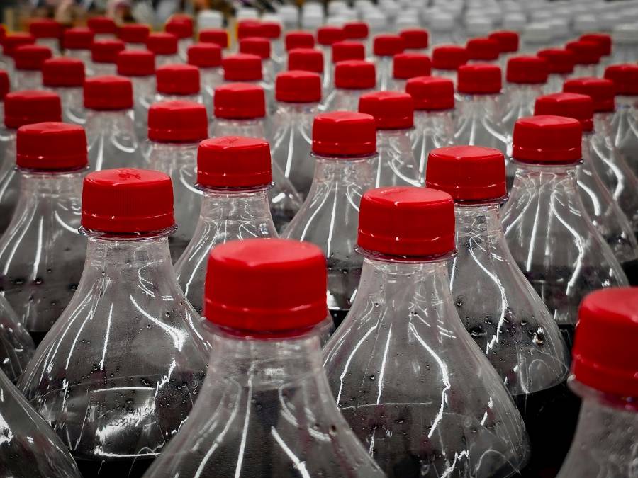 Coca-Cola, Nestlé y Danone modificarán sus mensajes sobre reciclaje en botellas de plástico