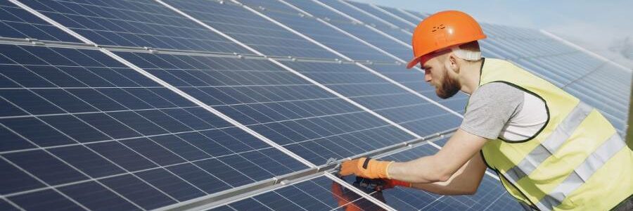 El empleo verde abre nuevas oportunidades, pero los mayores de 50 años encuentran barreras para acceder