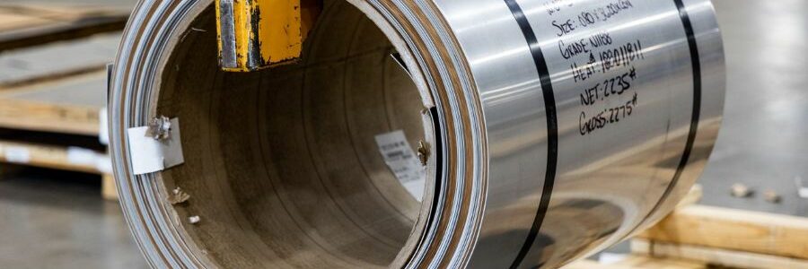 El acero inoxidable mantiene su crecimiento, pero el sector alerta de las restricciones al comercio de materiales reciclados
